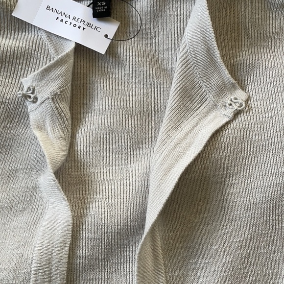 Banana Republic Cropped Cardigan - Picture 5 of 5